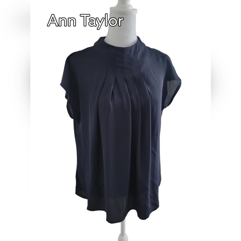 STUNNING Ann Taylor Navy Pleated Sleeve Blouse Size S